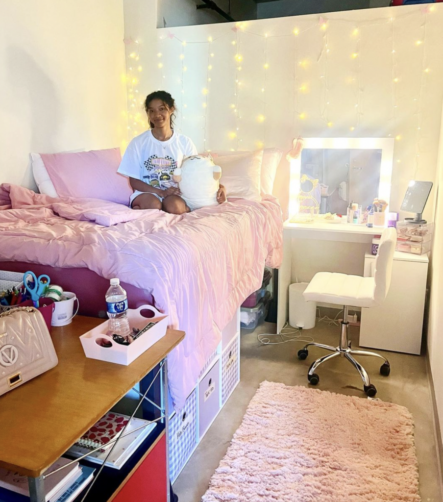 Single Dorm Room Vanity