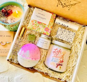 25 Adorable College Care Package Ideas You’ll Want To Copy - Cassidy ...