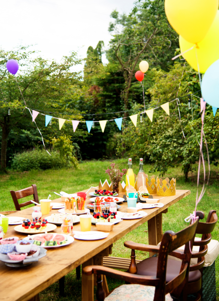 Outdoor Graduation Party Decorations Featured Image 745x1024 1