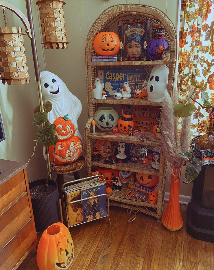 Vintage Inspired Halloween Shelf