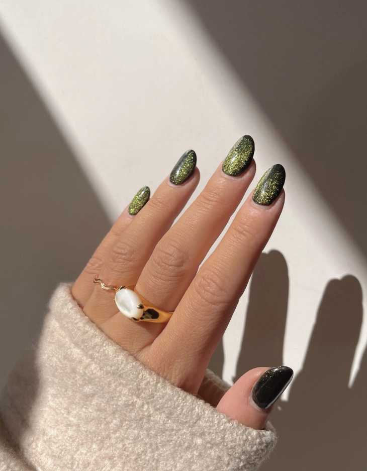 Green Cat Eye Glitter Nails