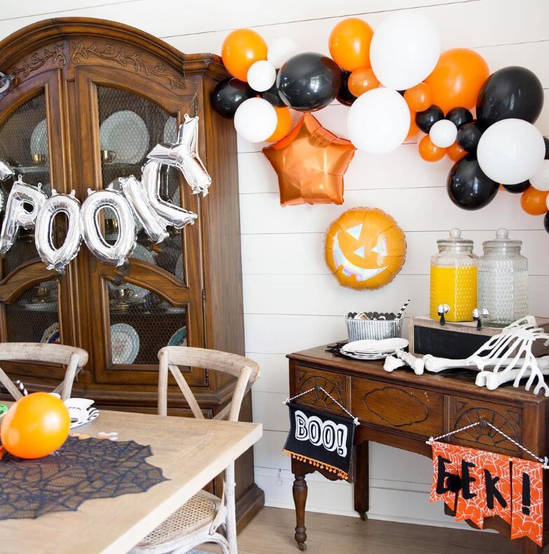 Halloween Balloon Decor