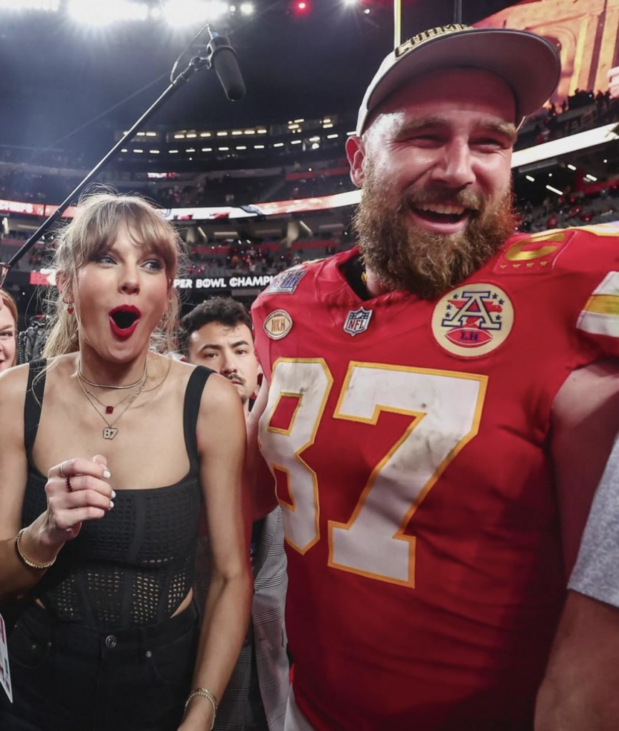 Taylor Swift Travis Kelce Halloween Costume