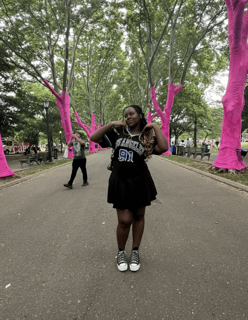 Sporty Feminine Festival Look